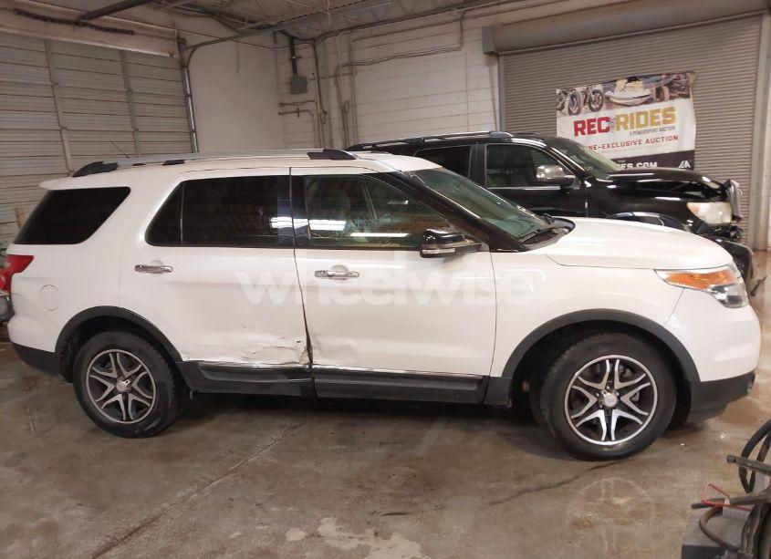 Photo 13 of 2015 Ford Explorer XLT (VIN 1FM5K7D8XFGB24586)
