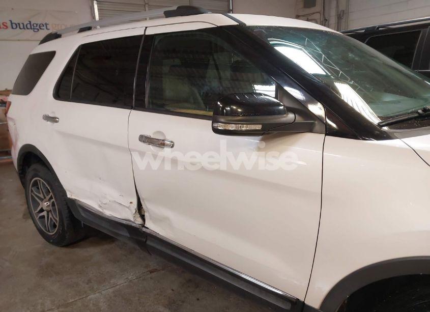 Photo 6 of 2015 Ford Explorer XLT (VIN 1FM5K7D8XFGB24586)