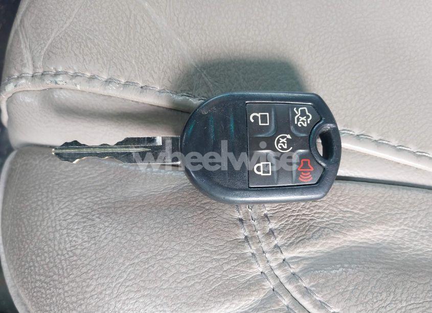 Photo 11 of 2015 Ford Explorer XLT (VIN 1FM5K7D8XFGB46538)