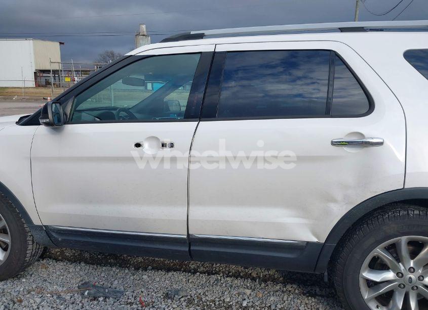 Photo 14 of 2015 Ford Explorer XLT (VIN 1FM5K7D8XFGB46538)