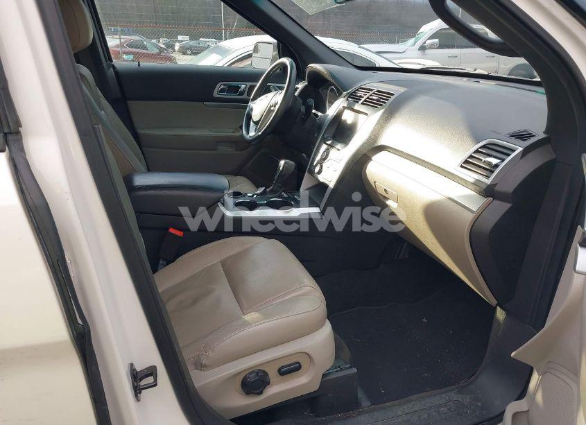 Photo 5 of 2015 Ford Explorer XLT (VIN 1FM5K7D8XFGB46538)