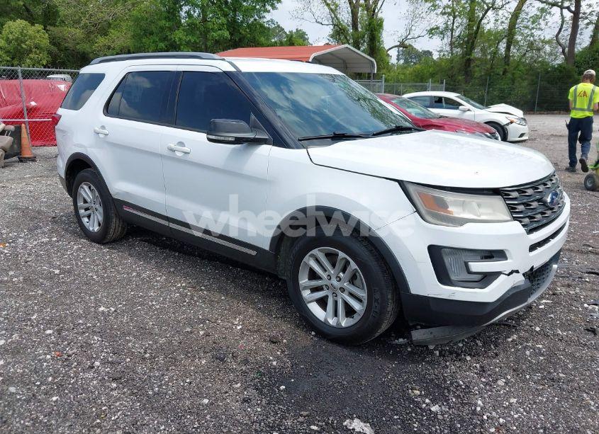 2016 Ford Explorer XLT (VIN 1FM5K7D8XGGB15369) main photo