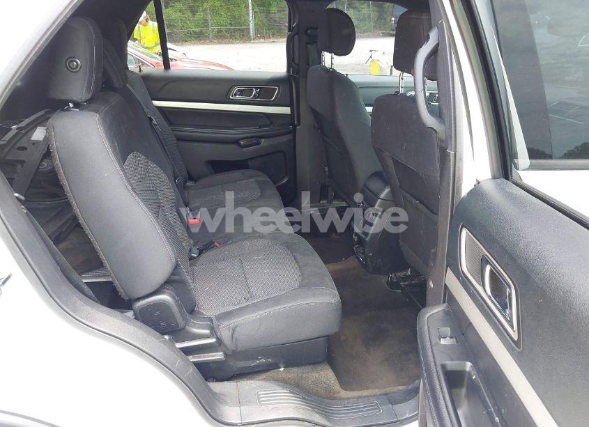 Photo 8 of 2016 Ford Explorer XLT (VIN 1FM5K7D8XGGB15369)