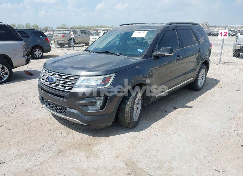 Photo 2 of 2016 Ford Explorer XLT (VIN 1FM5K7D8XGGC21983)