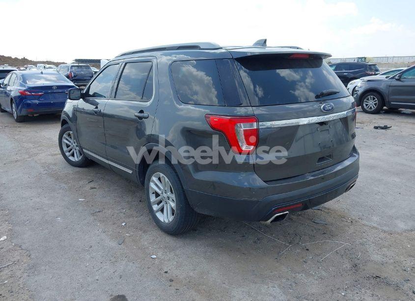 Photo 3 of 2016 Ford Explorer XLT (VIN 1FM5K7D8XGGC21983)