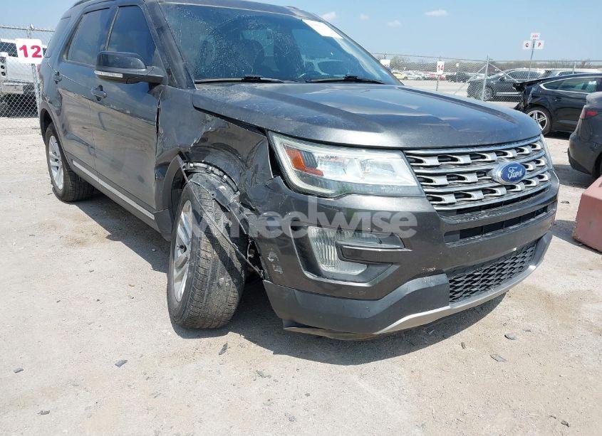 Photo 6 of 2016 Ford Explorer XLT (VIN 1FM5K7D8XGGC21983)