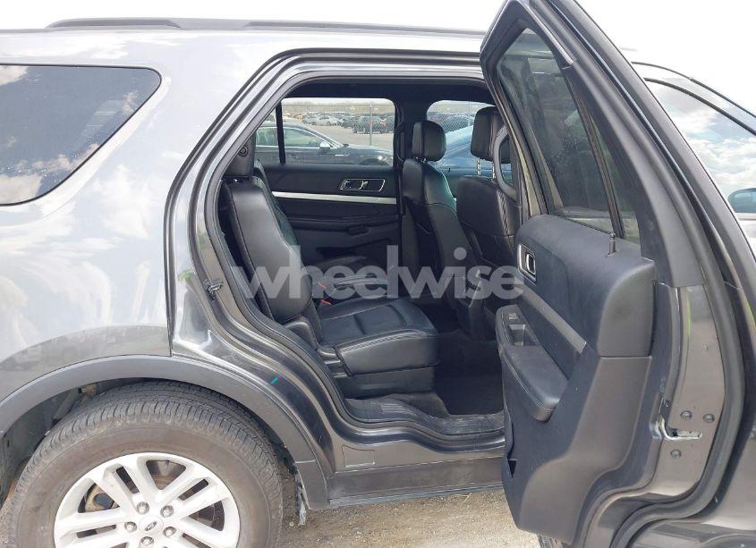 Photo 8 of 2016 Ford Explorer XLT (VIN 1FM5K7D8XGGC21983)