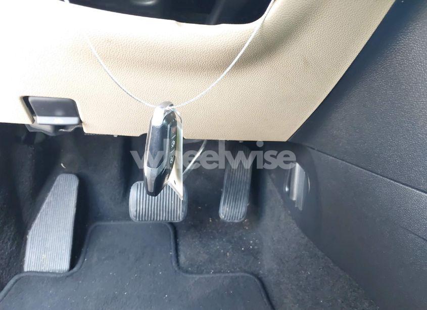 Photo 11 of 2017 Ford Explorer XLT (VIN 1FM5K7D8XHGA01583)