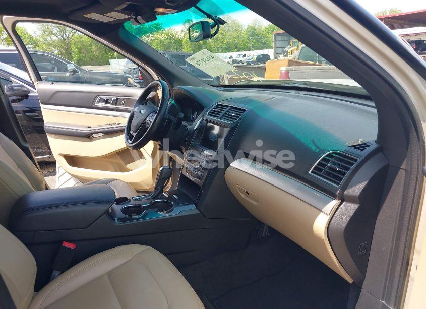 Photo 5 of 2017 Ford Explorer XLT (VIN 1FM5K7D8XHGA01583)