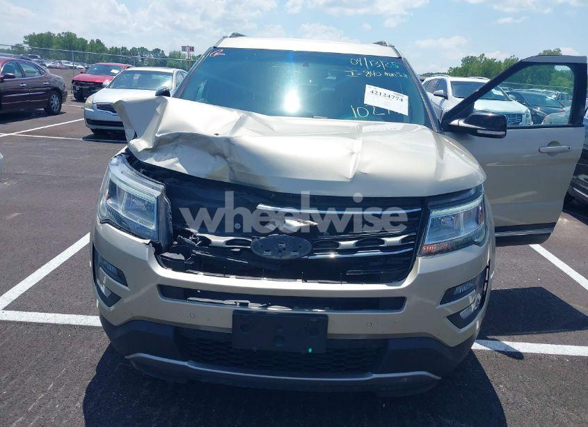 Photo 6 of 2017 Ford Explorer XLT (VIN 1FM5K7D8XHGA01583)