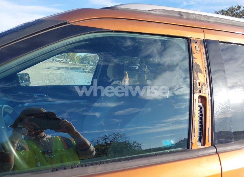 Photo 20 of 2017 Ford Explorer XLT (VIN 1FM5K7D8XHGA67177)