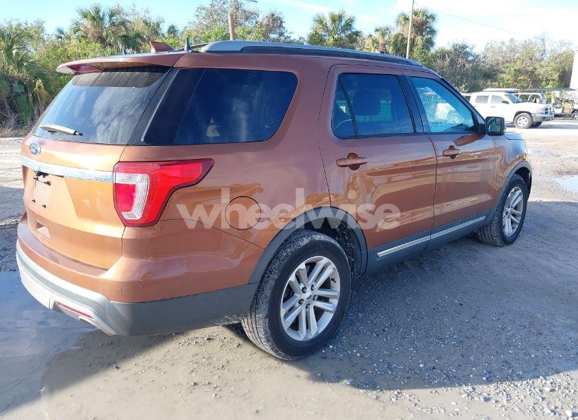 Photo 4 of 2017 Ford Explorer XLT (VIN 1FM5K7D8XHGA67177)