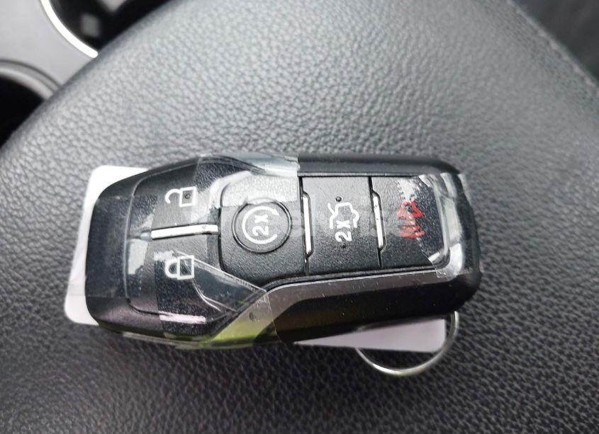 Photo 11 of 2017 Ford Explorer XLT (VIN 1FM5K7D8XHGC53849)