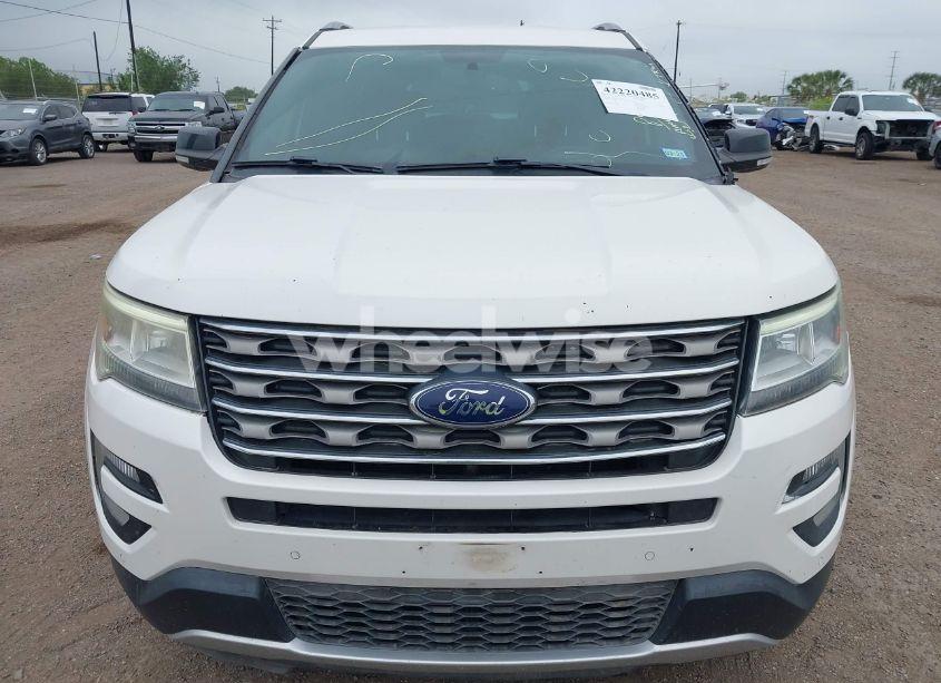 Photo 12 of 2017 Ford Explorer XLT (VIN 1FM5K7D8XHGC53849)