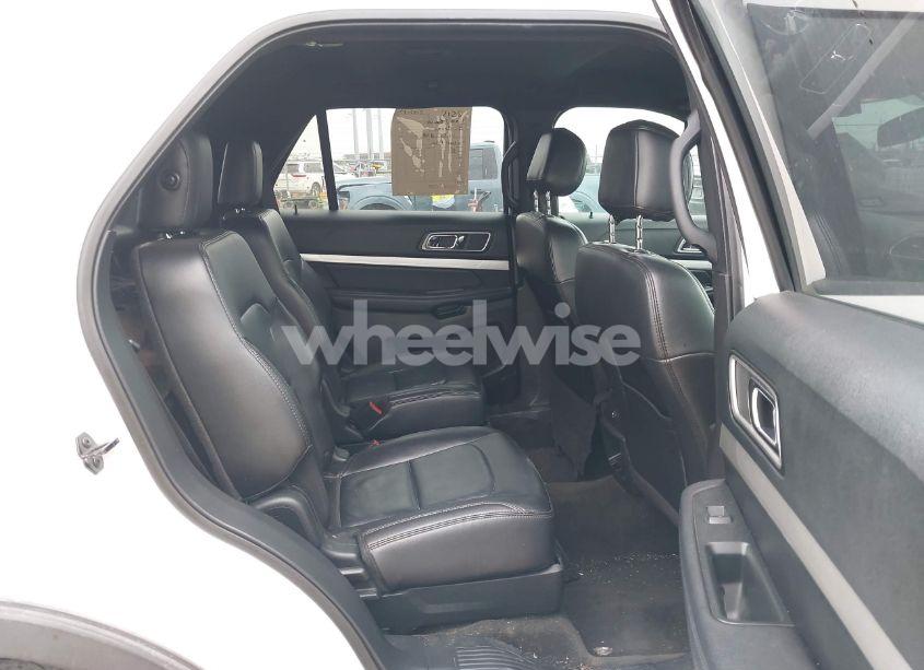 Photo 8 of 2017 Ford Explorer XLT (VIN 1FM5K7D8XHGC53849)