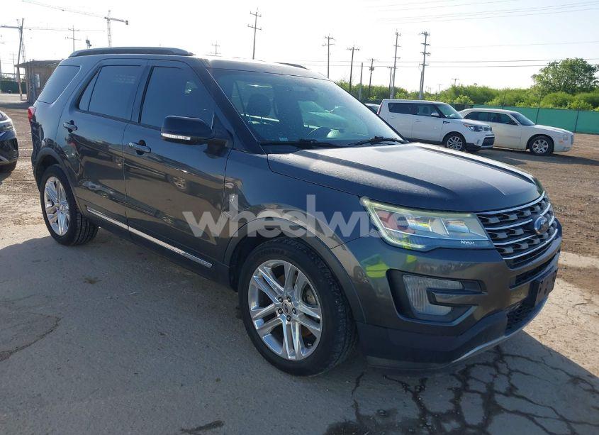 2017 Ford Explorer XLT (VIN 1FM5K7D8XHGC54063) main photo