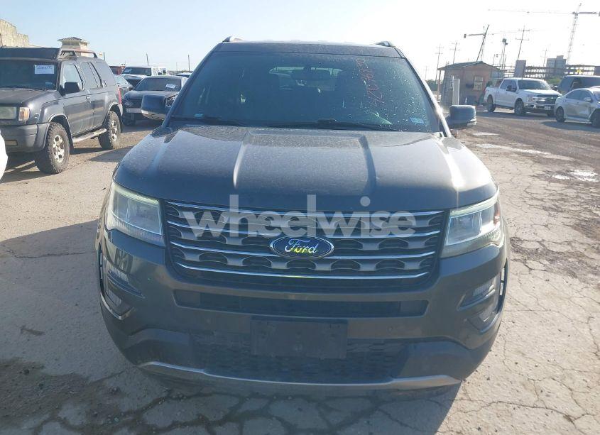 Photo 12 of 2017 Ford Explorer XLT (VIN 1FM5K7D8XHGC54063)