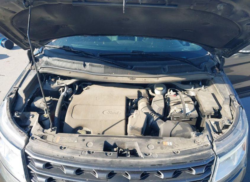 Photo 10 of 2017 Ford Explorer XLT (VIN 1FM5K7D8XHGC76211)