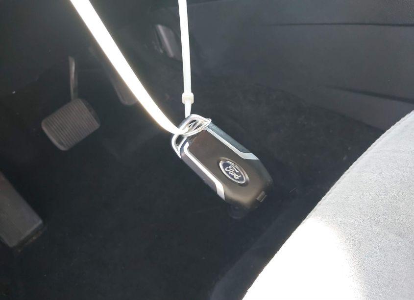 Photo 11 of 2017 Ford Explorer XLT (VIN 1FM5K7D8XHGC76211)