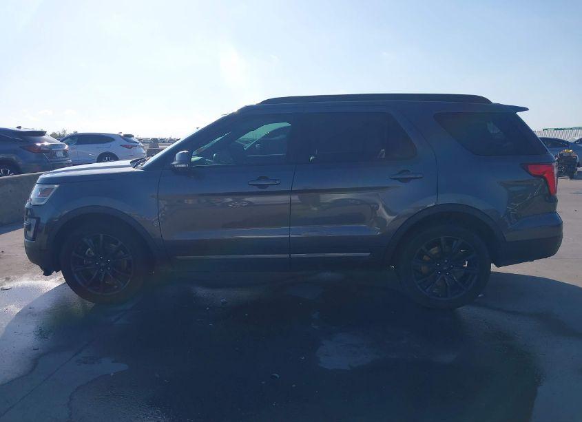 Photo 14 of 2017 Ford Explorer XLT (VIN 1FM5K7D8XHGC76211)