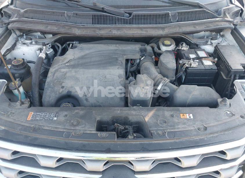 Photo 10 of 2017 Ford Explorer XLT (VIN 1FM5K7D8XHGE33610)