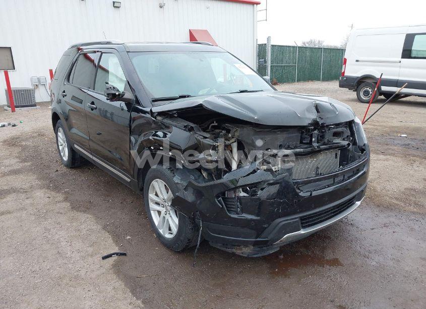 2018 Ford Explorer XLT (VIN 1FM5K7D8XJGA19202) main photo