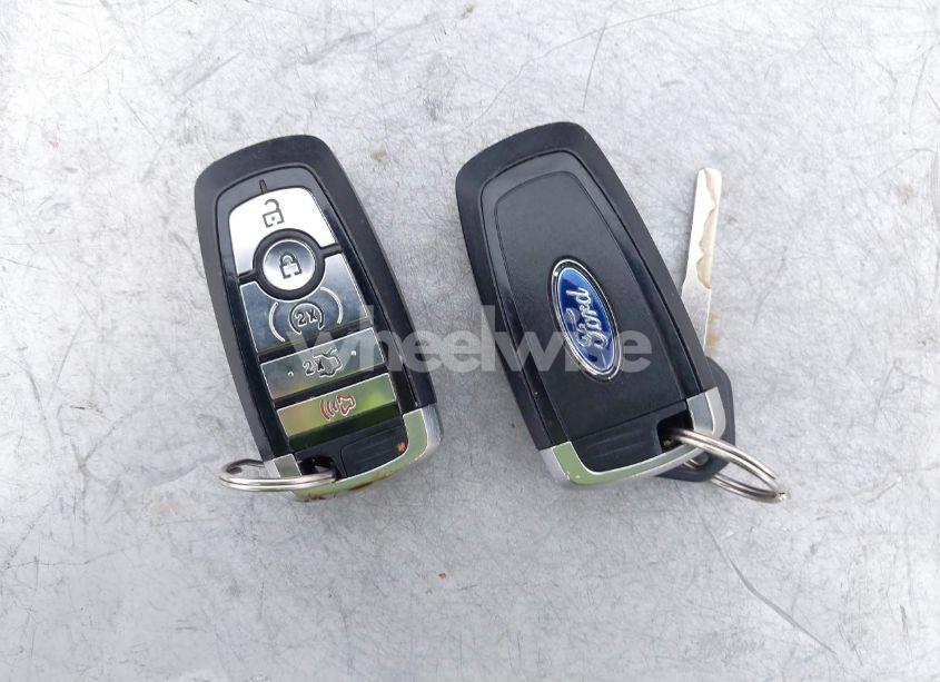 Photo 11 of 2018 Ford Explorer XLT (VIN 1FM5K7D8XJGA19202)