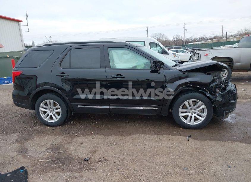 Photo 13 of 2018 Ford Explorer XLT (VIN 1FM5K7D8XJGA19202)