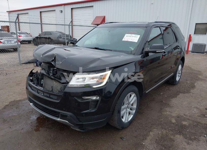 Photo 2 of 2018 Ford Explorer XLT (VIN 1FM5K7D8XJGA19202)