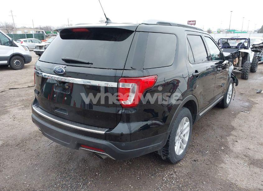 Photo 4 of 2018 Ford Explorer XLT (VIN 1FM5K7D8XJGA19202)