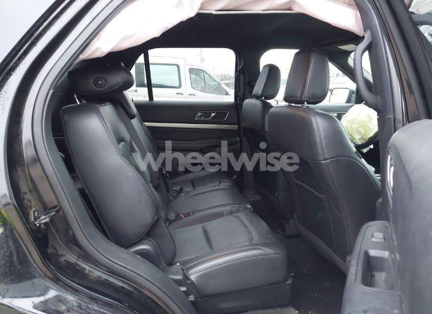 Photo 8 of 2018 Ford Explorer XLT (VIN 1FM5K7D8XJGA19202)