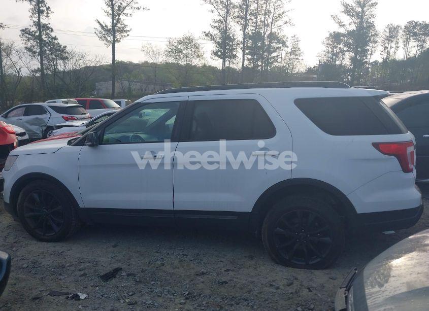 Photo 14 of 2018 Ford Explorer XLT (VIN 1FM5K7D8XJGA24951)