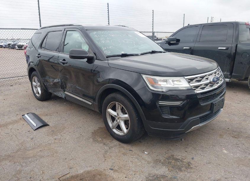2018 Ford Explorer XLT (VIN 1FM5K7D8XJGA30927) main photo