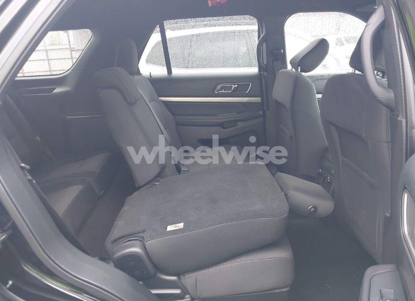 Photo 8 of 2018 Ford Explorer XLT (VIN 1FM5K7D8XJGA51731)