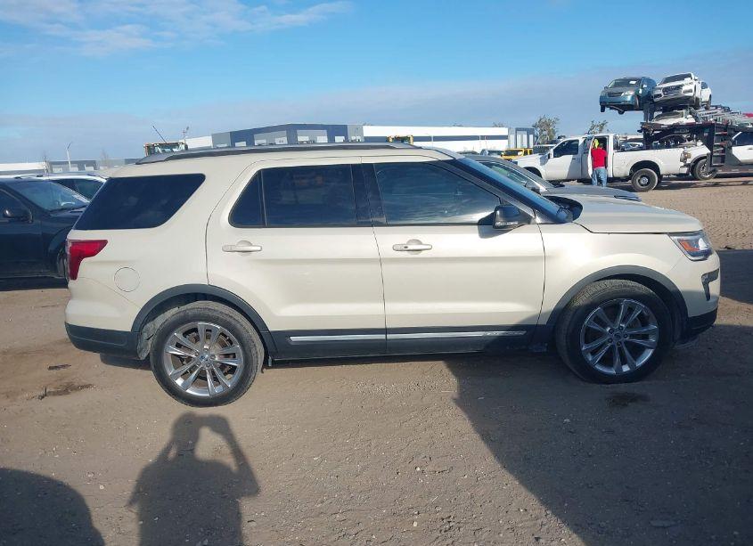 Photo 13 of 2018 Ford Explorer XLT (VIN 1FM5K7D8XJGB04721)