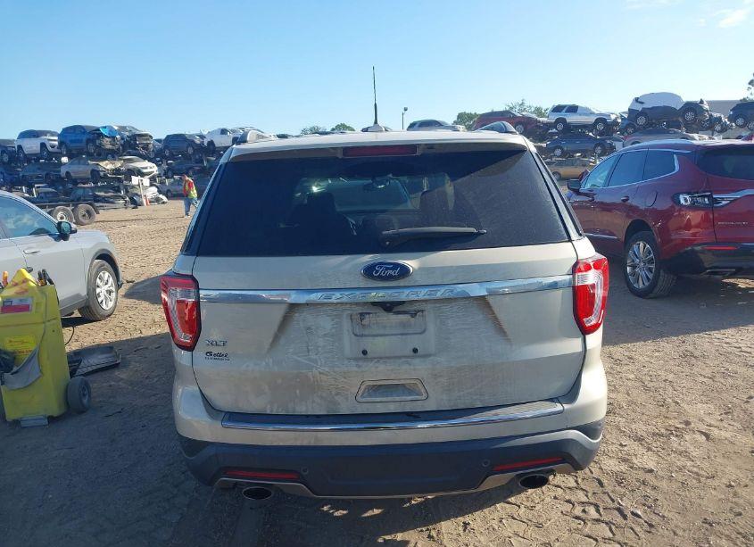 Photo 16 of 2018 Ford Explorer XLT (VIN 1FM5K7D8XJGB04721)