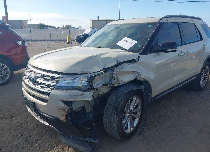 Photo 6 of 2018 Ford Explorer XLT (VIN 1FM5K7D8XJGB04721)