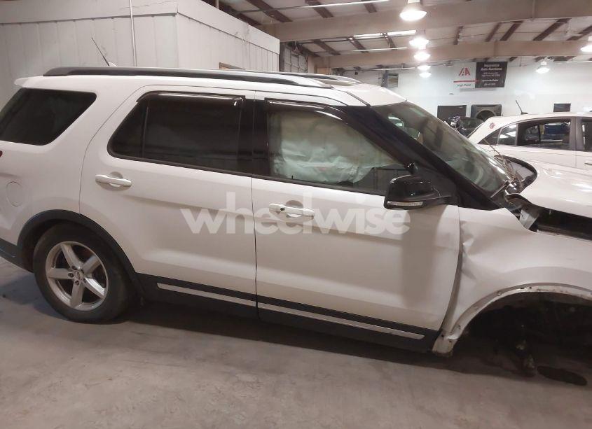 Photo 14 of 2018 Ford Explorer XLT (VIN 1FM5K7D8XJGC39083)