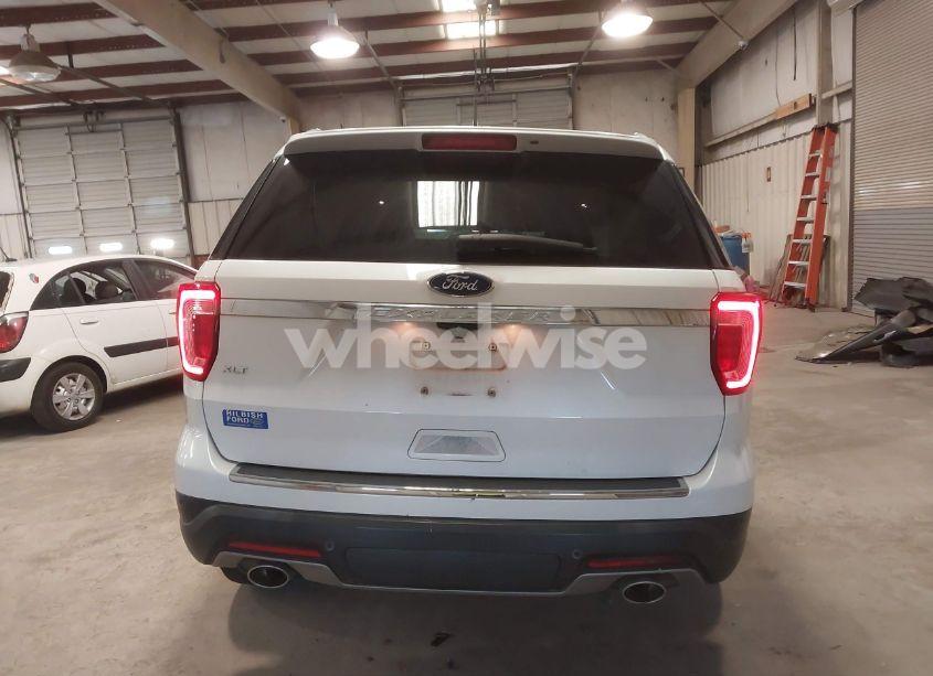 Photo 17 of 2018 Ford Explorer XLT (VIN 1FM5K7D8XJGC39083)