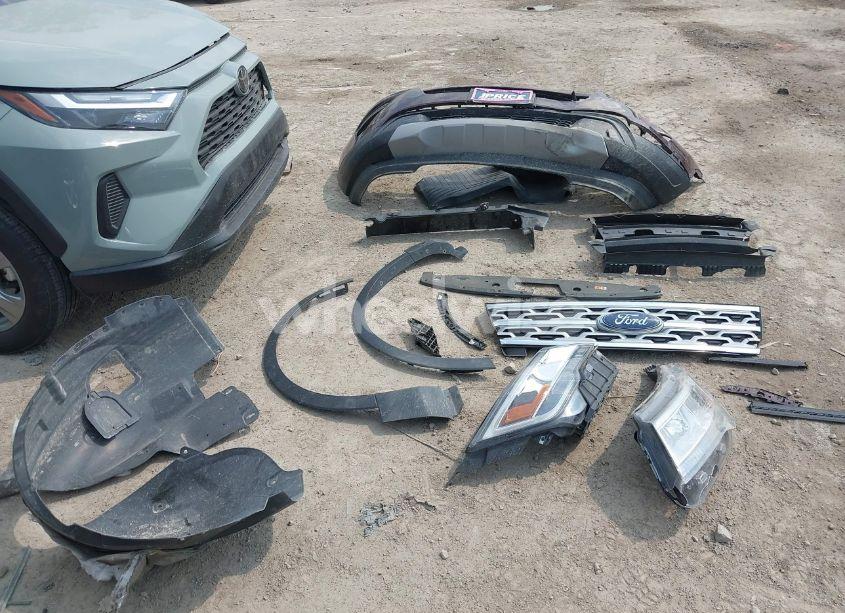 Photo 12 of 2019 Ford Explorer XLT (VIN 1FM5K7D8XKGA06001)