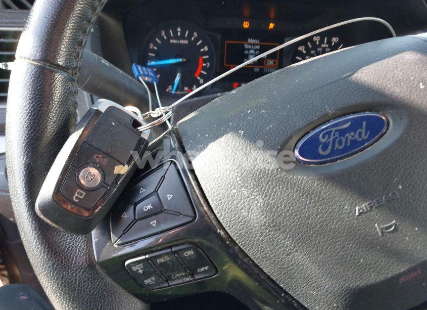 Photo 11 of 2019 Ford Explorer XLT (VIN 1FM5K7D8XKGA27723)