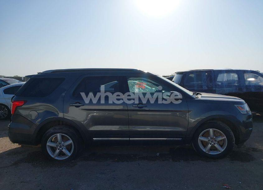 Photo 13 of 2019 Ford Explorer XLT (VIN 1FM5K7D8XKGA27723)