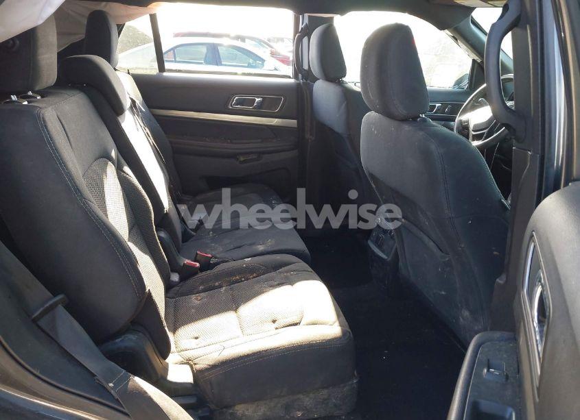 Photo 8 of 2019 Ford Explorer XLT (VIN 1FM5K7D8XKGA27723)