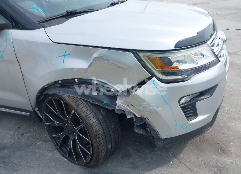 Photo 6 of 2019 Ford Explorer XLT (VIN 1FM5K7D8XKGA46028)