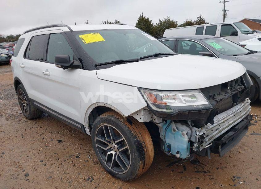 2019 Ford Explorer XLT (VIN 1FM5K7D8XKGA94936) main photo
