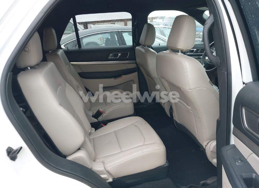 Photo 8 of 2019 Ford Explorer XLT (VIN 1FM5K7D8XKGA94936)