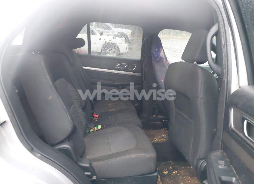 Photo 8 of 2019 Ford Explorer XLT (VIN 1FM5K7D8XKGB25733)