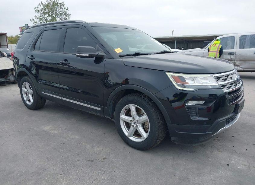 2019 Ford Explorer XLT (VIN 1FM5K7D8XKGB38532) main photo