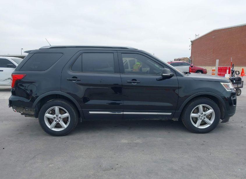 Photo 13 of 2019 Ford Explorer XLT (VIN 1FM5K7D8XKGB38532)