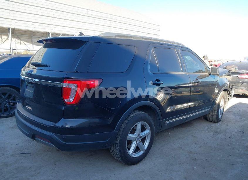 Photo 4 of 2019 Ford Explorer XLT (VIN 1FM5K7D8XKGB48185)